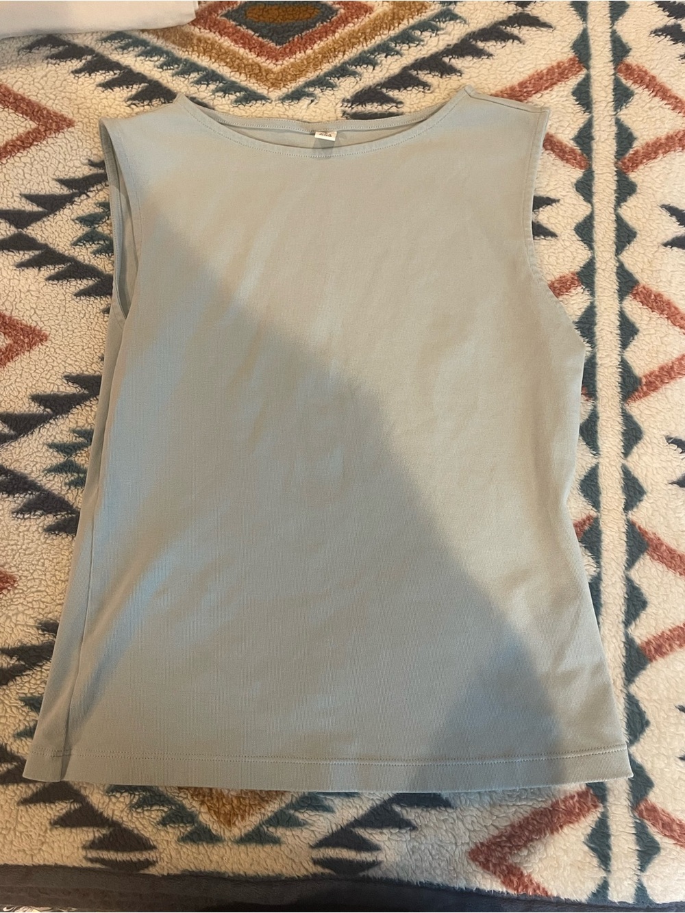 Uniqlo top
